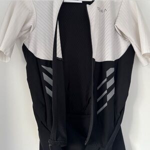 Roka Women's Gen II elite aero shortsleeve trisuit size 2